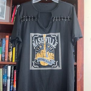 Nashville tee with safety pin design 3X